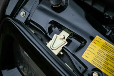 7万5000ポンド〜9万5000ポンド(邦貨換算約1580万円〜約2000万円)で現在も販売中のフォード「シエラRS500」(C)iconicauctioneers