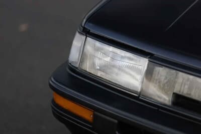 3万5000ポンド〜4万5000ポンド（約740万円〜約950万円）で現在も販売中のトヨタ「カローラ レビン」（C）iconicauctioneers