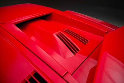 57万8750ドル(邦貨換算約8947万円)で落札されたランボルギーニ「カウンタック25thアニバーサリー」(C)Courtesy of RM Sotheby's