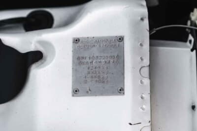 8万8875英ポンド（邦貨換算約1850万円）で現在も販売中のルノー「5ターボ2」（C）iconicauctioneers