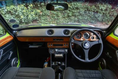 価格非公開で落札されたフォード「エスコート Mk Iメキシコ」（C）iconicauctioneers