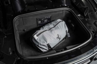 253万6250ドル(邦貨換算約3億9210万円)で落札されたフェラーリ「モンツァSP2」(C)Courtesy of RM Sotheby's