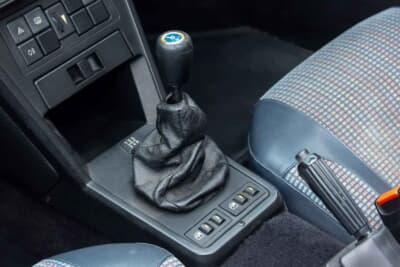 8100英ポンド（邦貨換算約170万円で落札されたベルトーネ「X1/9」（C）iconicauctioneers