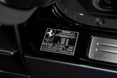 253万6250ドル(邦貨換算約3億9210万円)で落札されたフェラーリ「モンツァSP2」(C)Courtesy of RM Sotheby's