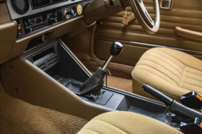 2万〜2万5000ポンド（約420万0000円〜526万0000円）で現在も販売中のトヨタ「カリーナ」（C）iconicauctioneers