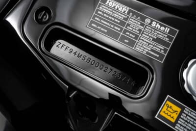 253万6250ドル(邦貨換算約3億9210万円)で落札されたフェラーリ「モンツァSP2」(C)Courtesy of RM Sotheby's