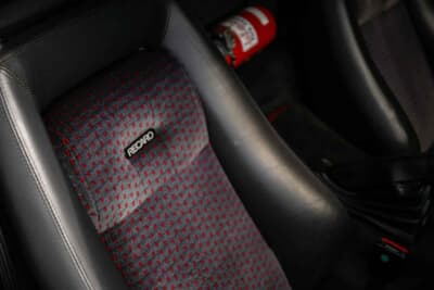 38万2500ポンド(邦貨換算約7726万円)で落札したフォード「RS200S」(C)iconicauctioneers