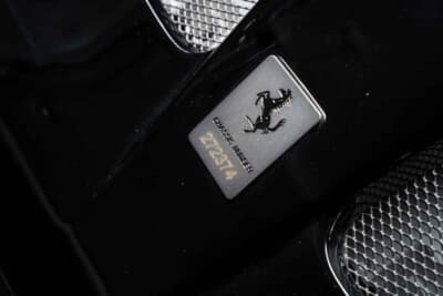 253万6250ドル(邦貨換算約3億9210万円)で落札されたフェラーリ「モンツァSP2」(C)Courtesy of RM Sotheby's