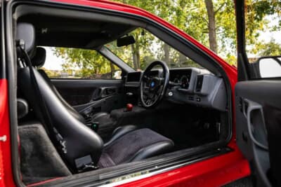 38万2500ポンド(邦貨換算約7726万円)で落札したフォード「RS200S」(C)iconicauctioneers