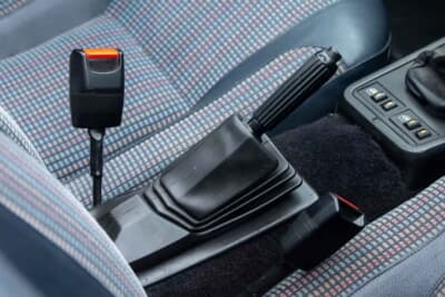 8100英ポンド（邦貨換算約170万円で落札されたベルトーネ「X1/9」（C）iconicauctioneers