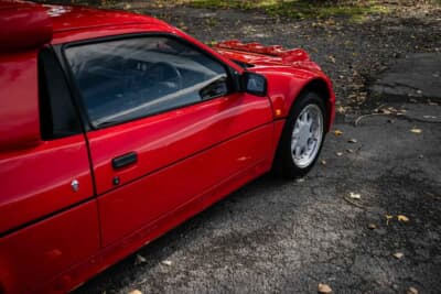 38万2500ポンド(邦貨換算約7726万円)で落札したフォード「RS200S」(C)iconicauctioneers