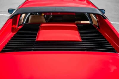 8万5000ポンド～9万5000ポンド（邦貨換算約1770万円〜1980万円）で現在も販売中のフェラーリ「208GTBターボ」（C）iconicauctioneers