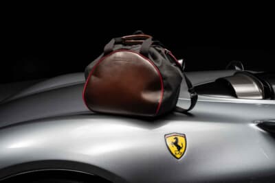 253万6250ドル(邦貨換算約3億9210万円)で落札されたフェラーリ「モンツァSP2」(C)Courtesy of RM Sotheby's