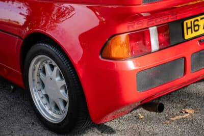 38万2500ポンド(邦貨換算約7726万円)で落札したフォード「RS200S」(C)iconicauctioneers