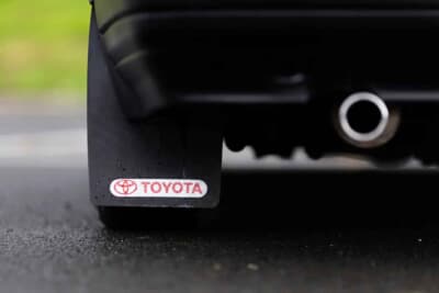 3万5000ポンド〜4万5000ポンド（約740万円〜約950万円）で現在も販売中のトヨタ「カローラ レビン」（C）iconicauctioneers