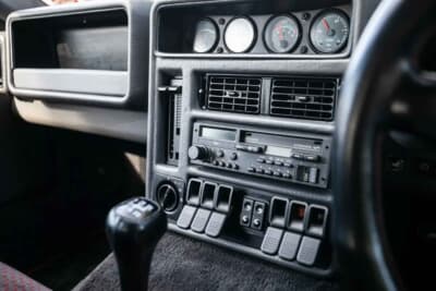 38万2500ポンド(邦貨換算約7726万円)で落札したフォード「RS200S」(C)iconicauctioneers