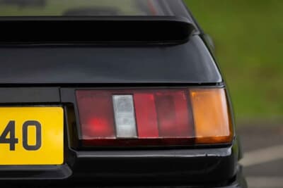 3万5000ポンド〜4万5000ポンド（約740万円〜約950万円）で現在も販売中のトヨタ「カローラ レビン」（C）iconicauctioneers