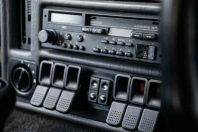 38万2500ポンド(邦貨換算約7726万円)で落札したフォード「RS200S」(C)iconicauctioneers