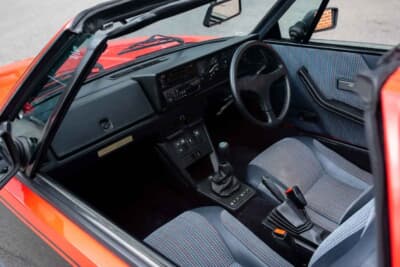 8100英ポンド（邦貨換算約170万円で落札されたベルトーネ「X1/9」（C）iconicauctioneers