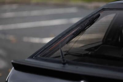 3万5000ポンド〜4万5000ポンド（約740万円〜約950万円）で現在も販売中のトヨタ「カローラ レビン」（C）iconicauctioneers