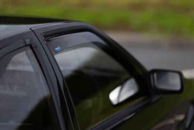 3万5000ポンド〜4万5000ポンド（約740万円〜約950万円）で現在も販売中のトヨタ「カローラ レビン」（C）iconicauctioneers