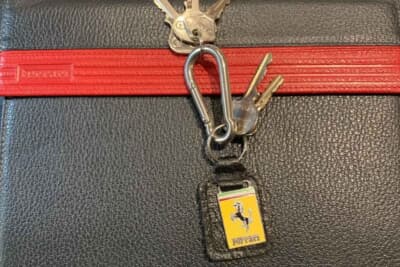 8万5000ポンド～9万5000ポンド（邦貨換算約1770万円〜1980万円）で現在も販売中のフェラーリ「208GTBターボ」（C）iconicauctioneers