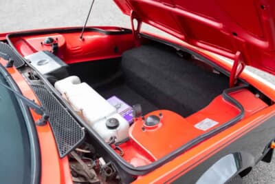 8100英ポンド（邦貨換算約170万円で落札されたベルトーネ「X1/9」（C）iconicauctioneers