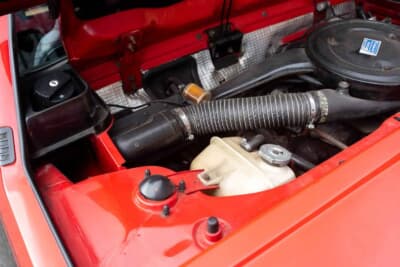 8100英ポンド（邦貨換算約170万円で落札されたベルトーネ「X1/9」（C）iconicauctioneers