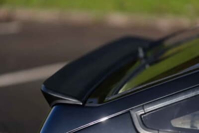 3万5000ポンド〜4万5000ポンド（約740万円〜約950万円）で現在も販売中のトヨタ「カローラ レビン」（C）iconicauctioneers