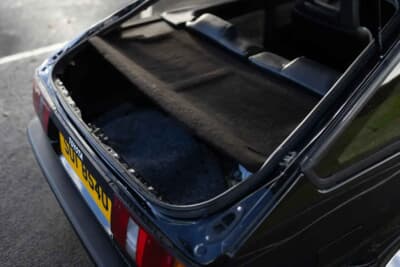 3万5000ポンド〜4万5000ポンド（約740万円〜約950万円）で現在も販売中のトヨタ「カローラ レビン」（C）iconicauctioneers