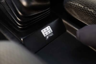 3万5000ポンド〜4万5000ポンド（約740万円〜約950万円）で現在も販売中のトヨタ「カローラ レビン」（C）iconicauctioneers