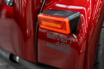 ケータハム・セブン485：テールランプ下にもFINAL EDITIONと車名を組み合わせたロゴエンブレムデカール