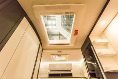 495UL エクセレント エディション：キャンプを楽しむためのトレーラーというより、普段の生活と一緒に移動するための空間だ