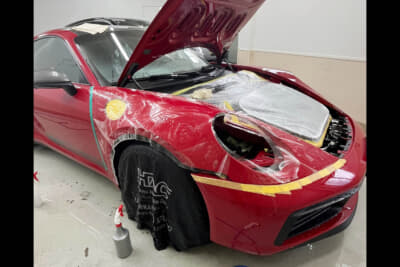 プロテクションフィルムは飛び石被害を受けることが多い、フロントバンパーやボンネット、ドアミラーなどに施工することが一般的