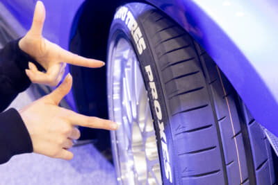 プロクセス スポーツ2は、サイドウォールが硬すぎないのでギャップを乗り越えても突き上げが少なく、ロードノイズも小さいため車内での会話を妨げず長時間ドライブしても疲れにくいと高評価