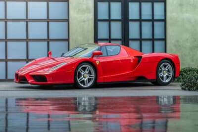 930万ドル（邦貨換算約14億4580万円）で落札されたフェラーリ「エンツォ フェラーリ」（C）Courtesy of RM Sotheby's