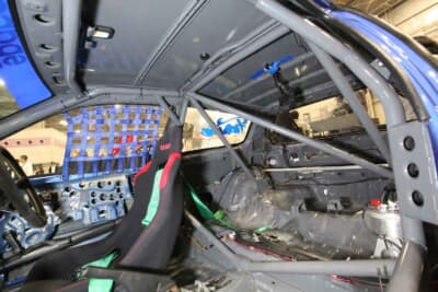 ホンダ シビック(EG6):車内はロールケージが張り巡らせる