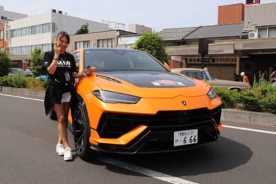 敦賀駅前のストリートは歩行者天国になって、参戦車両をだれもが見学できるように