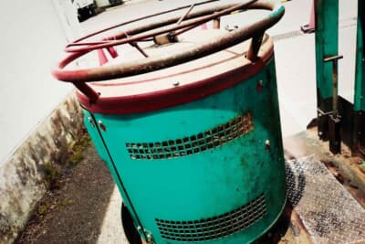 市場や工場で活躍するターレー