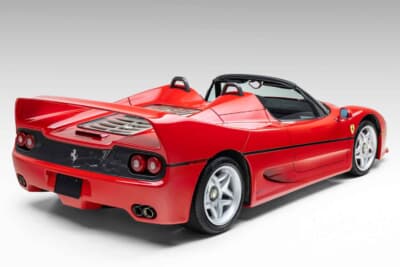 880万5000ドル(邦貨換算約13億7010万円)で落札されたフェラーリ「F50」(C)Courtesy of RM Sotheby's