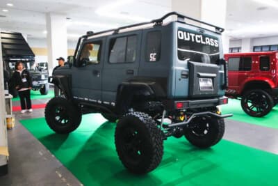 オフロードやロックセクションでもしっかりと路面をつかんでストロークする力と、街中での扱いやすさ・快適な走りのポテンシャルとを高い次元で両立している