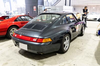 1995年式 ポルシェ 911カレラ(993):引き締まったリアエンドと滑らかなフェンダーラインが描く曲線美に注目