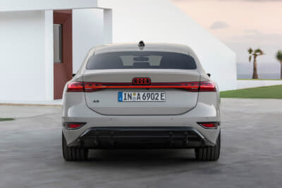 アウディA6 e-tron：リアの表情に一層のインテリジェントな輝きをもたらすデジタルOLEDリアライトを採用