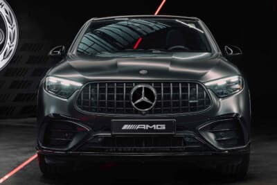メルセデスAMG GLC 53 4MATIC+:GLCで唯一のAMGモデルらしく、AMGならではのパナメリカーナグリルが誇らしい