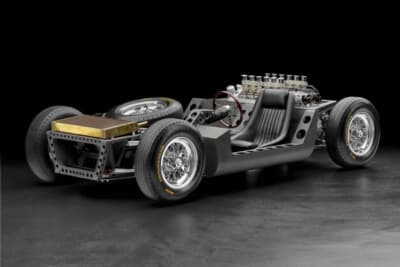 構造体の全貌。120kg以下の軽量化を実現したまる穴の加工が随所に見える