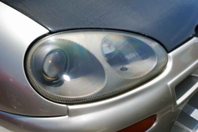 スズキ カプチーノ：研磨して曇りを取ったヘッドライト。純正の新品はとっくに絶版となっており、程度のいい中古品は片側で5万円を超えるケースもある
