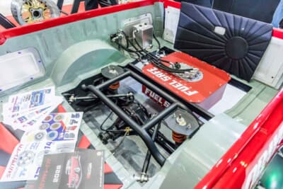 日産 サニートラック： トラクション確保のため荷台最後端に移設された大容量燃料タンク