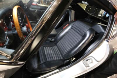 トヨタ 2000GT:ホールド性の高いシート。調整は前後スライドとリクライニングで、いずれも手動となる