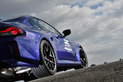 ドルトのM2CSはフロントに275/30R20、リアは285/30R20のPROXES Sport2を装着する