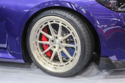 オートスタイリング・ドルトが手掛けたBMW M2 CS。ハイレベルなチューニングカーにプロクセスの35thロゴを加えて世界観を表現